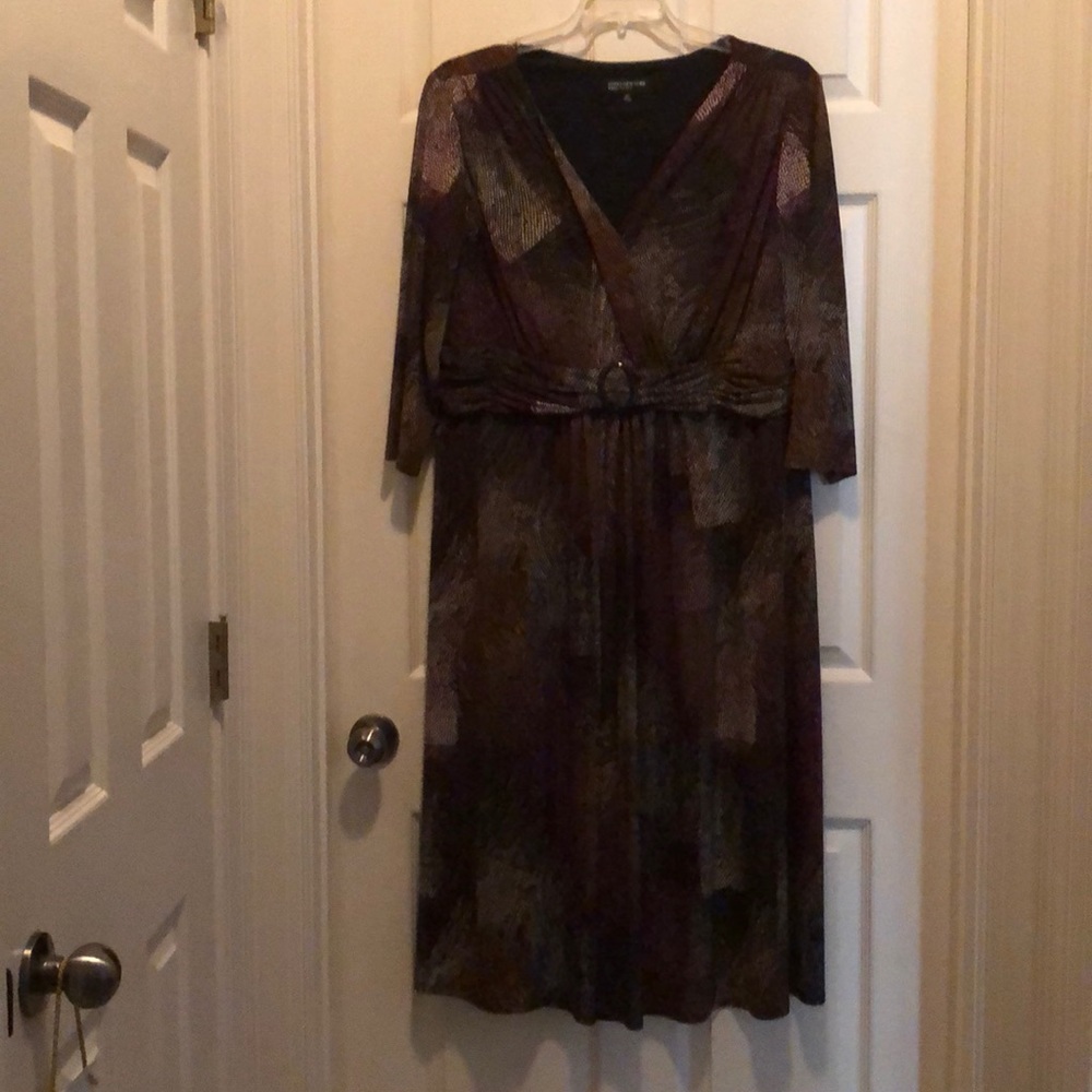 Dress. - Picture 2 of 3